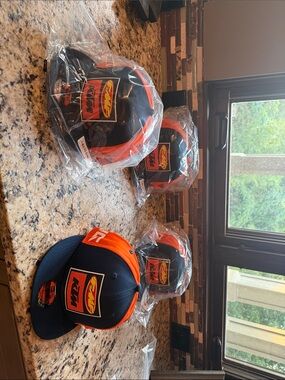 Quantity of 4 KTM hats - NEW